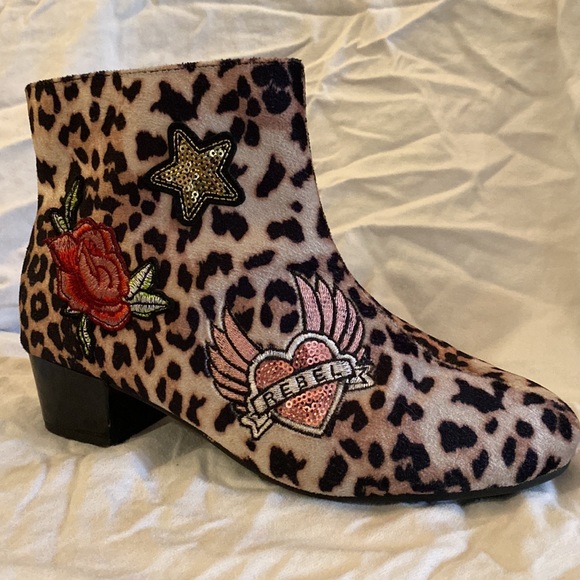 Leopard Print Ankle Boots Big Kids size 6 fits like Women’s size 8 - Picture 2 of 6